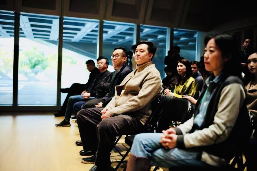 传承与创新共融 艺术与时代同行:中央美术学院版画系携手莫奥艺术MOAOARTS举办《蛇年行大运-贺年小版画》贺岁特展