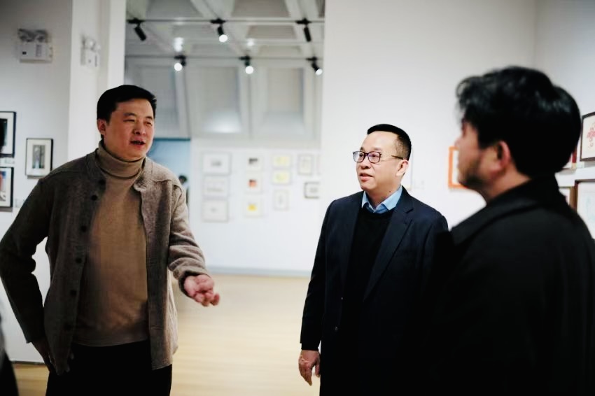 传承与创新共融 艺术与时代同行:中央美术学院版画系携手莫奥艺术MOAOARTS举办《蛇年行大运-贺年小版画》贺岁特展