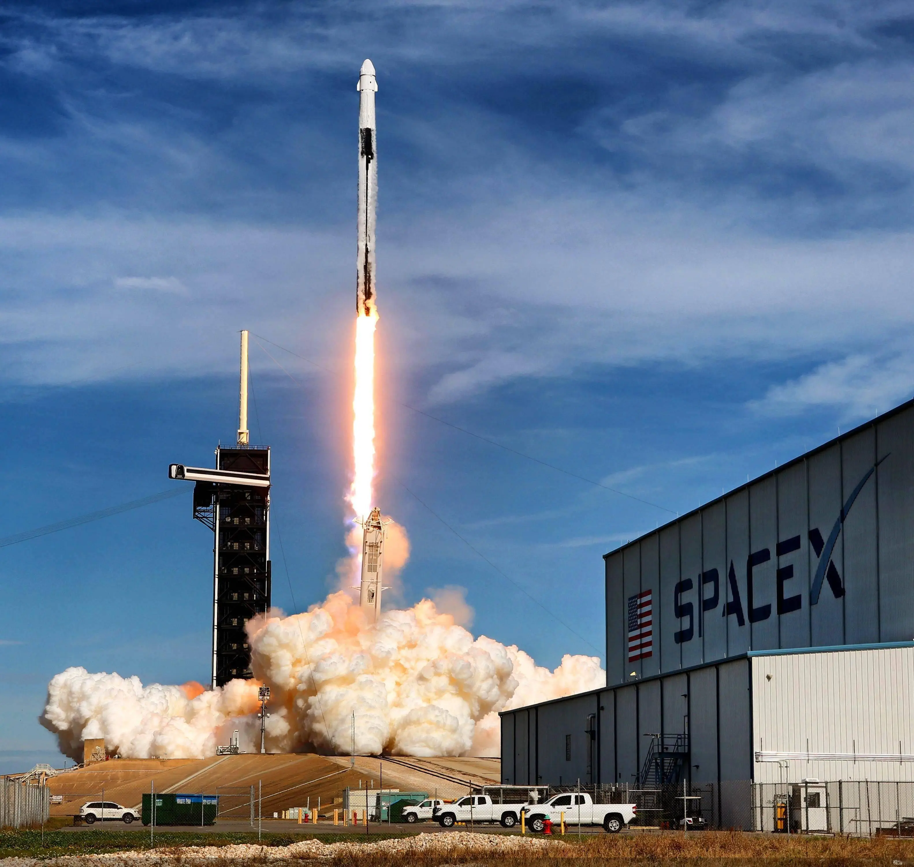 液氧泄漏致失控 SpaceX火箭残骸砸中波兰农田