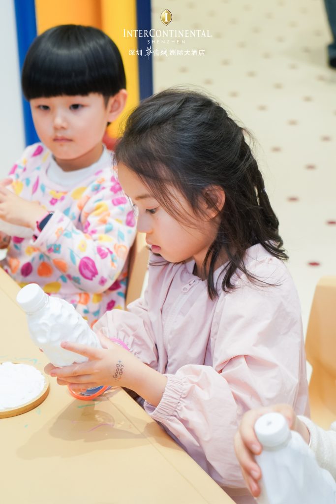地球一小时 “牛仔新生·环保时装秀”点亮绿色未来