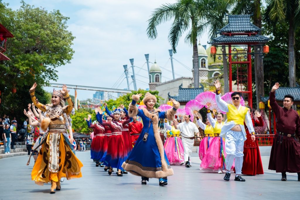 深圳锦绣中华五一黄金周客流激增 非遗+国潮双引擎激活文旅新动能