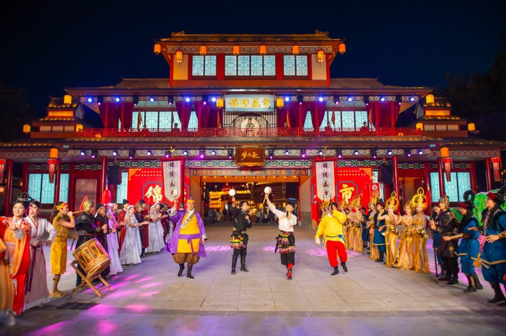 深圳锦绣中华五一黄金周客流激增 非遗+国潮双引擎激活文旅新动能