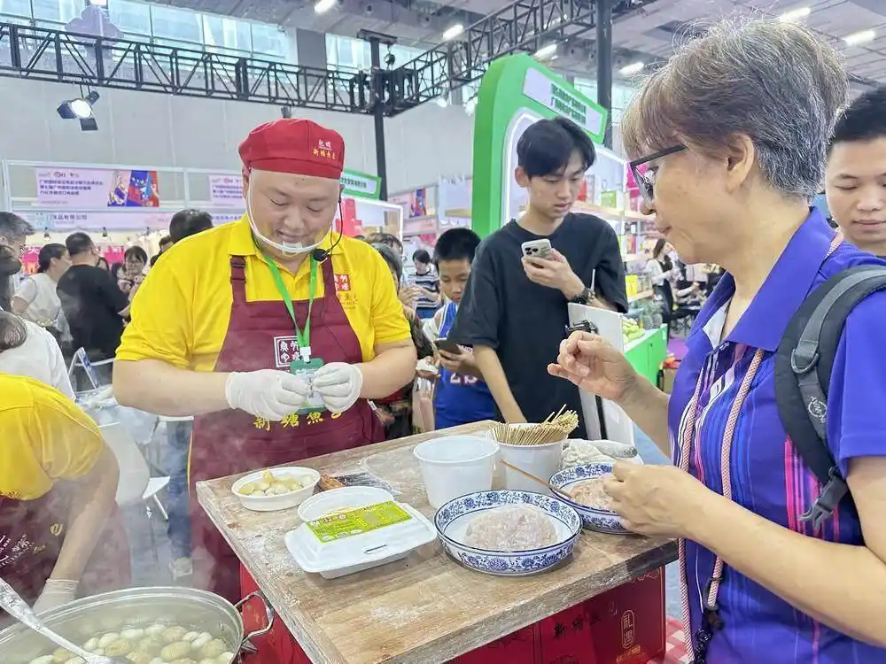 全力助力“百千万工程”，广州市供销社携中华老字号亮相2025华南环球食品展