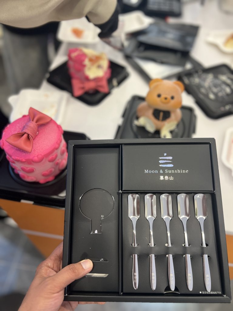 慕叁山：打造创意慕斯蛋糕的品质与安全新高度，开启行业标准化建设新篇章