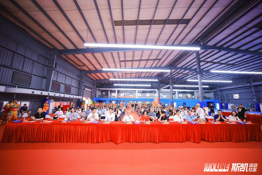 深圳新晋运动打卡地!斯凯运动社区羽毛球篮球馆盛大开业