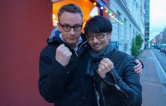 小岛秀夫一直想拍电影 但是吉尔莫托罗导演说别拍