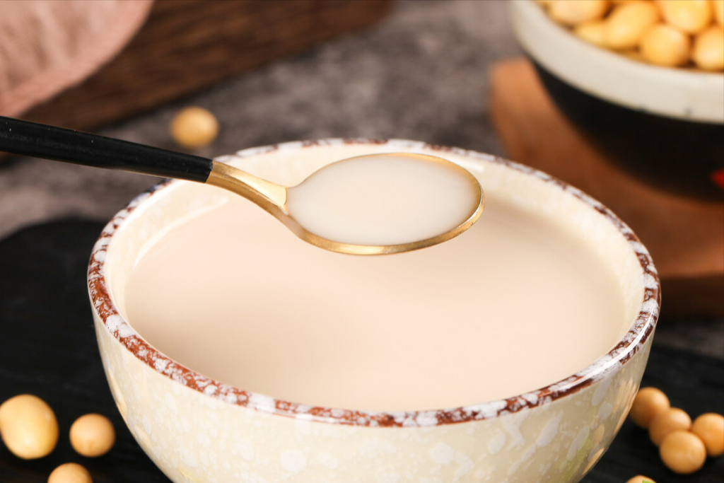 牛奶和豆浆谁更有营养？这样选更受益