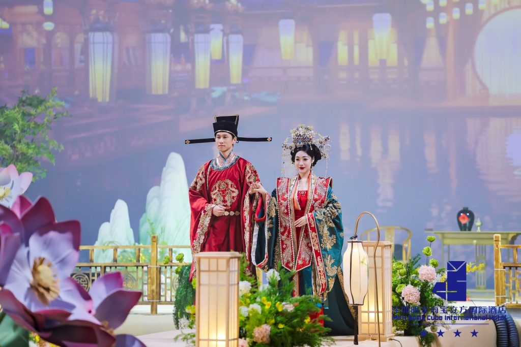 宝立方全息光影宴会厅震撼发布 科技赋能开启沉浸式宴会新纪元