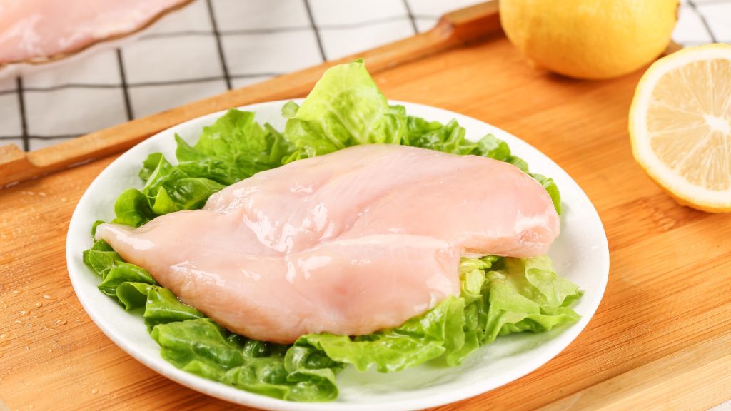 吃鸡或会增加3种癌风险，鸡肉到底还能不能吃呢？
