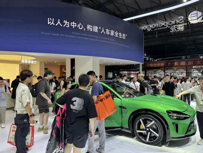 B面ChinaJoy:淘宝闪购忙拉新,比亚迪小米秀肌肉,19万的机器人踢足球