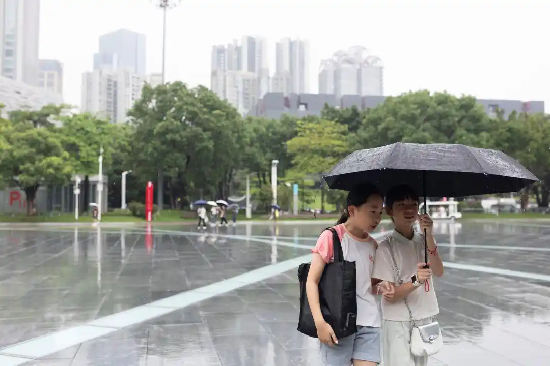 新台风酝酿中，广州周四起雷雨频繁