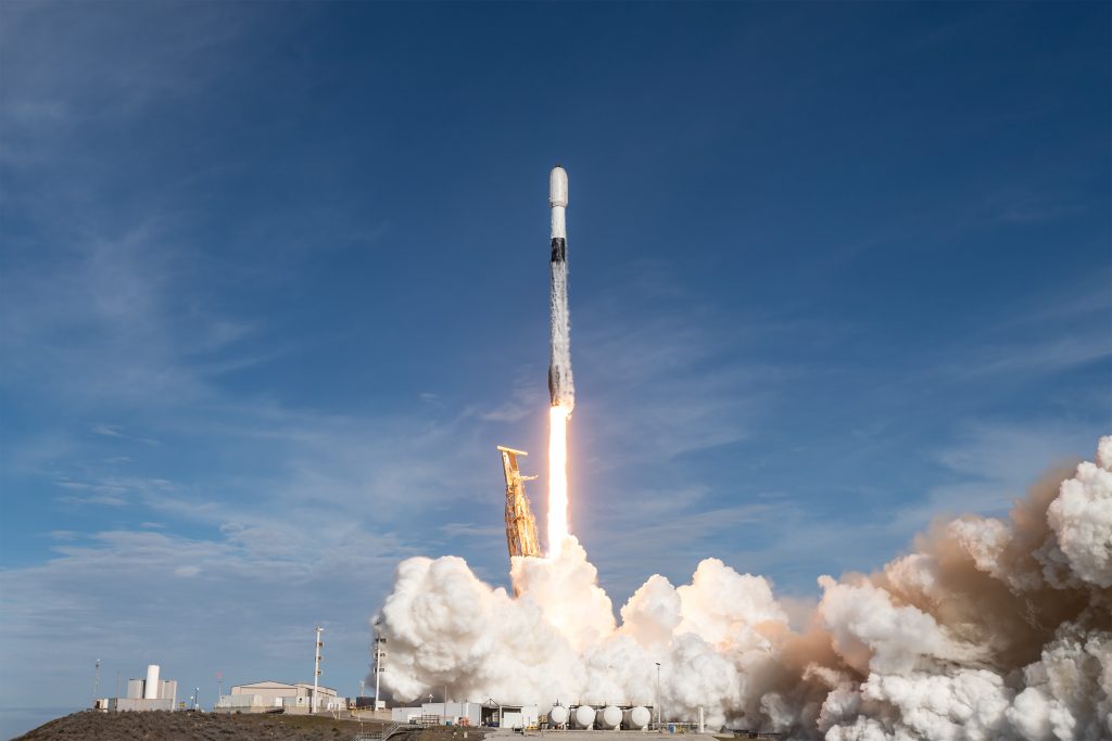 SpaceX星舰拟从肯尼迪中心发射，有人忧飞机延误、裸体海滩关闭