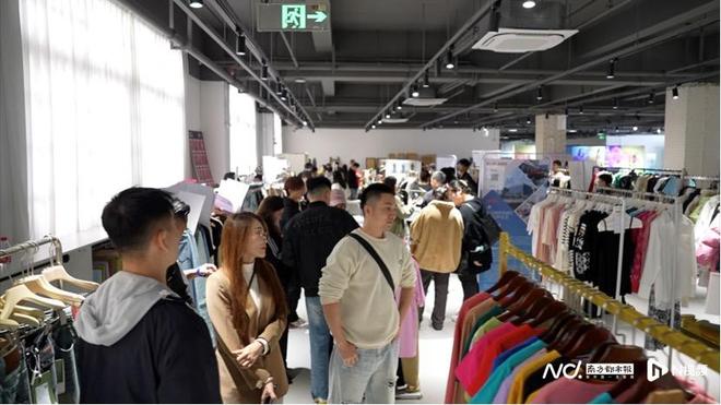 跟着影后辛芷蕾,走进“日掛中天”的岭南