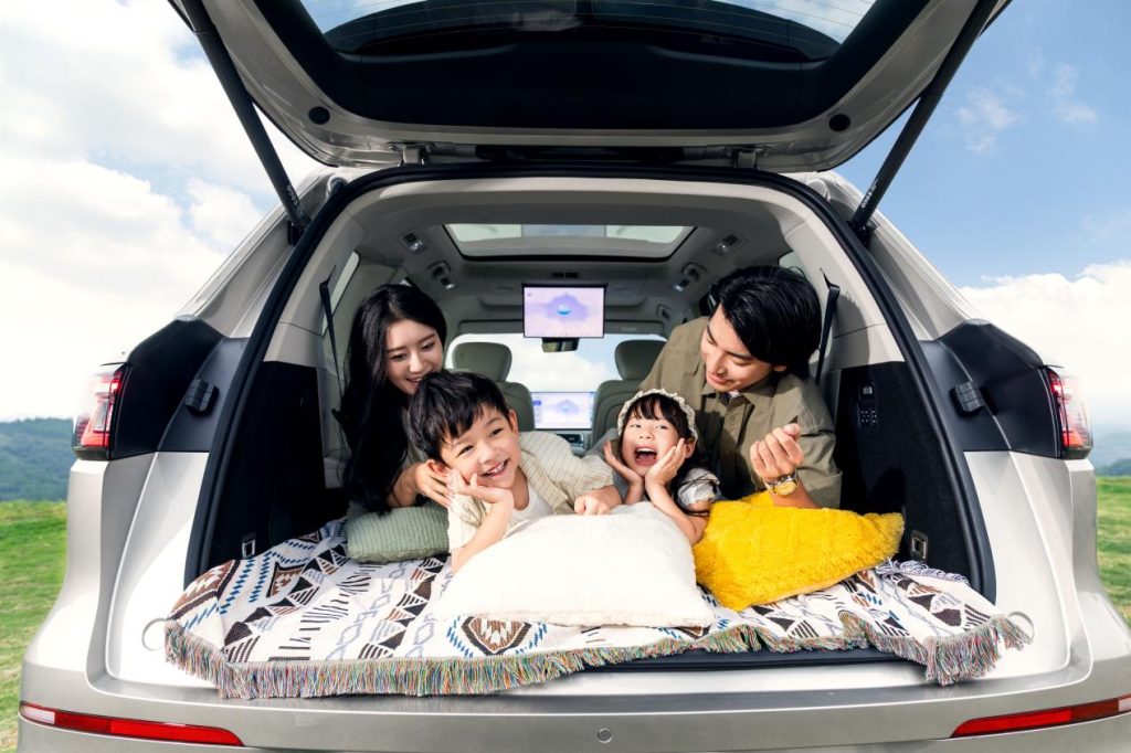 AI体系造AI汽车!限时17.38万起,吉利银河M9上市,开启AI出行新时代