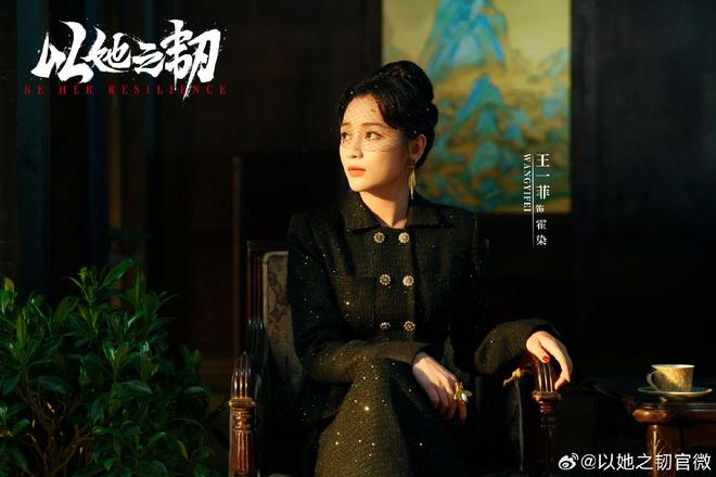 又被短剧给惊艳到,双女主从互撕到联手复仇,不靠性别对立吸眼球