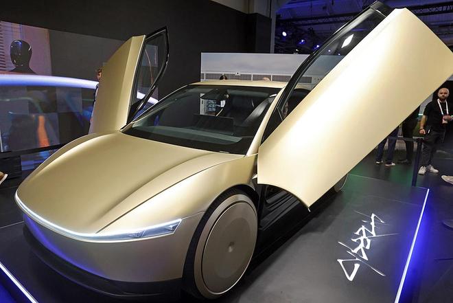 马斯克：明年一季度推第三代人形机器人，二季度Cyber​​cab投产