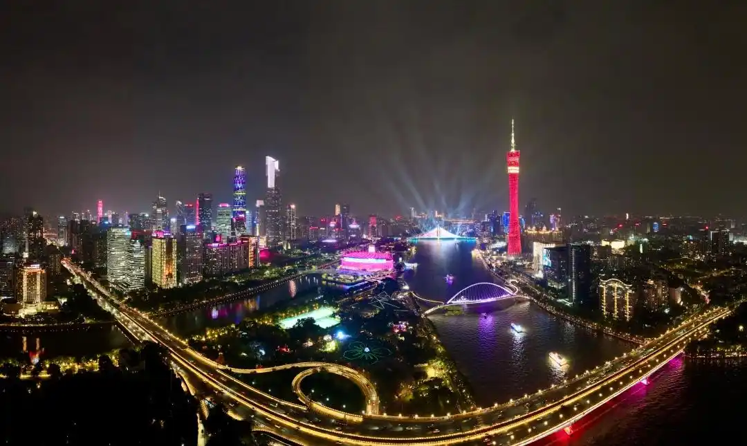 198米海心桥T台首秀！“广州之夜”点亮全运倒计时，“小蛮腰”换新装迎全运