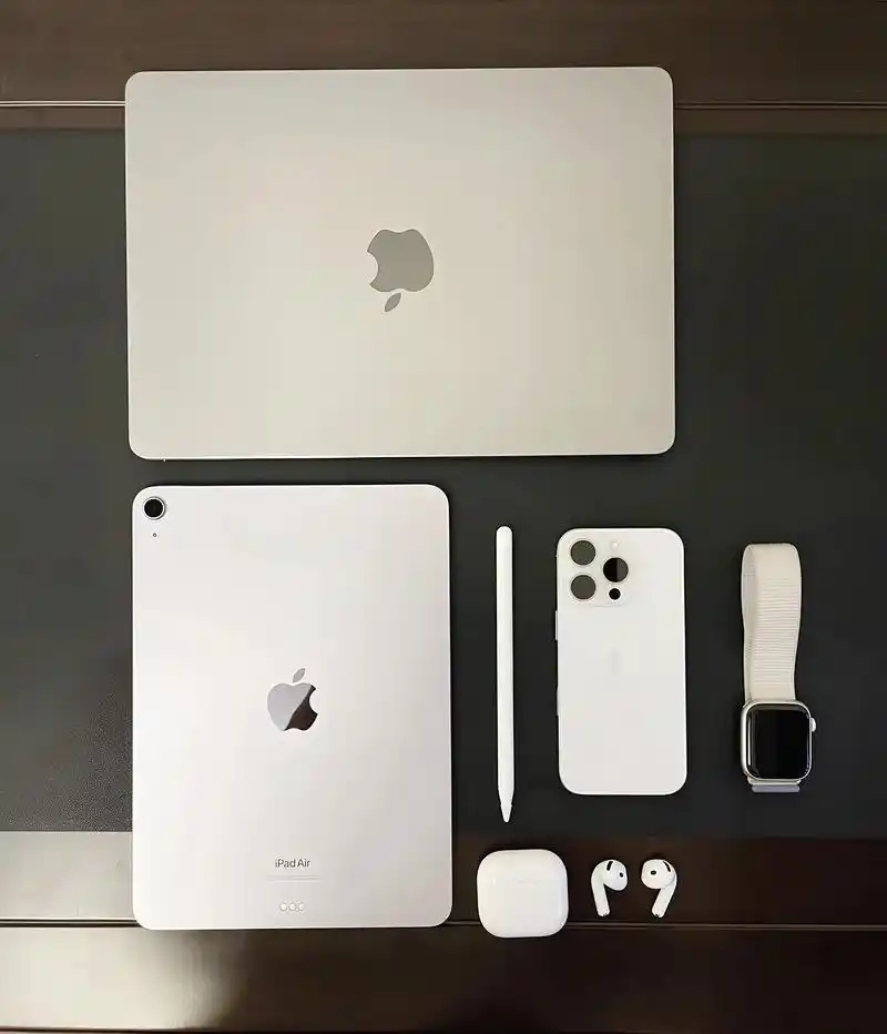 古尔曼：苹果最早明年推出1万亿参数的Apple Intelligence模型