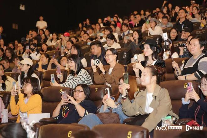 张颂文“回家”,场场爆满!电影《日掛中天》路演韶关站举行