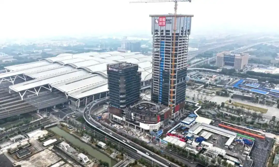 大湾区“站城一体”新地标！广州环球贸易广场项目全面封顶