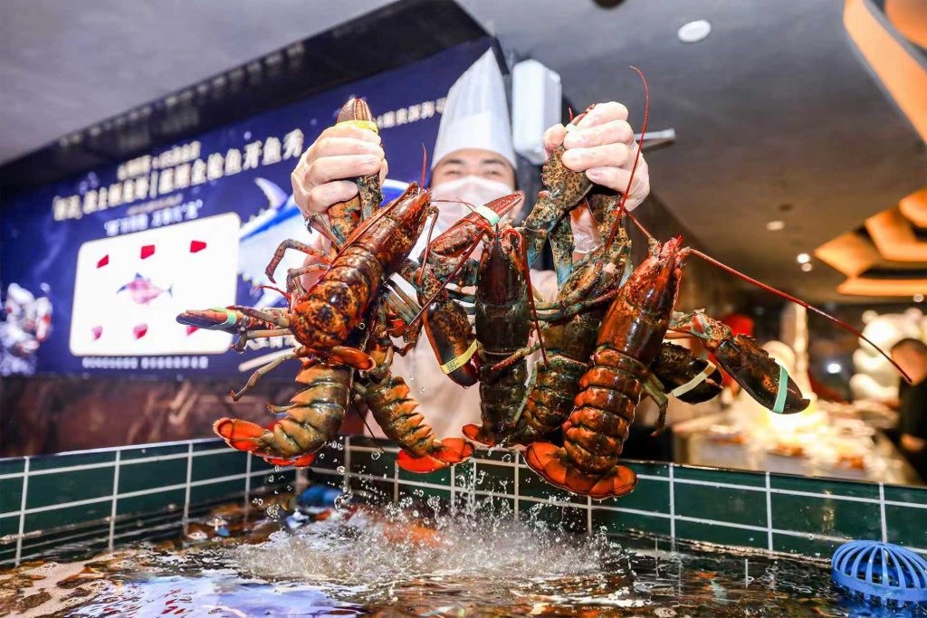 “全球直采、鲜活现烹”雍容荟华南首店盛大揭幕