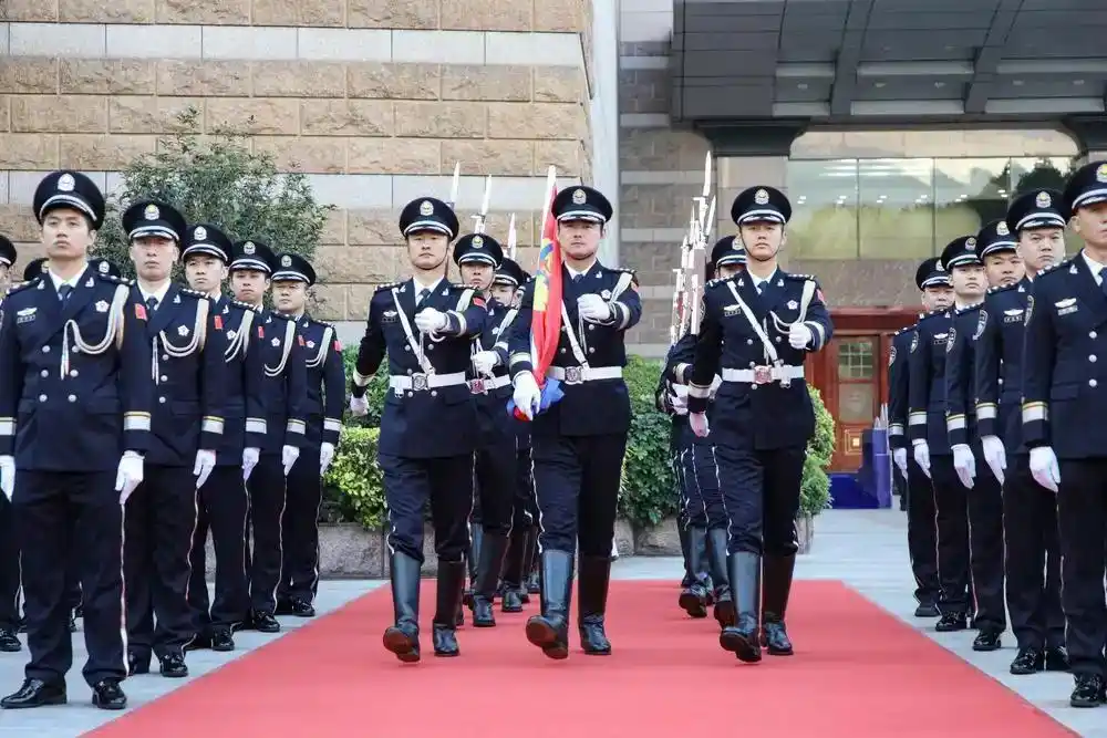 广州市公安局举行2026年中国人民警察节升警旗仪式