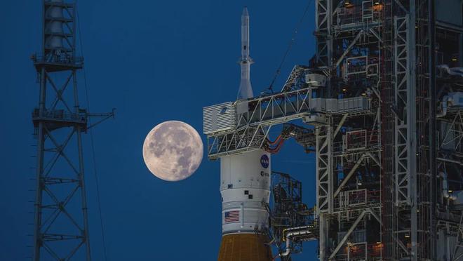 NASA"带病"冲刺月球:除了指望马斯克,美国航天真没招了