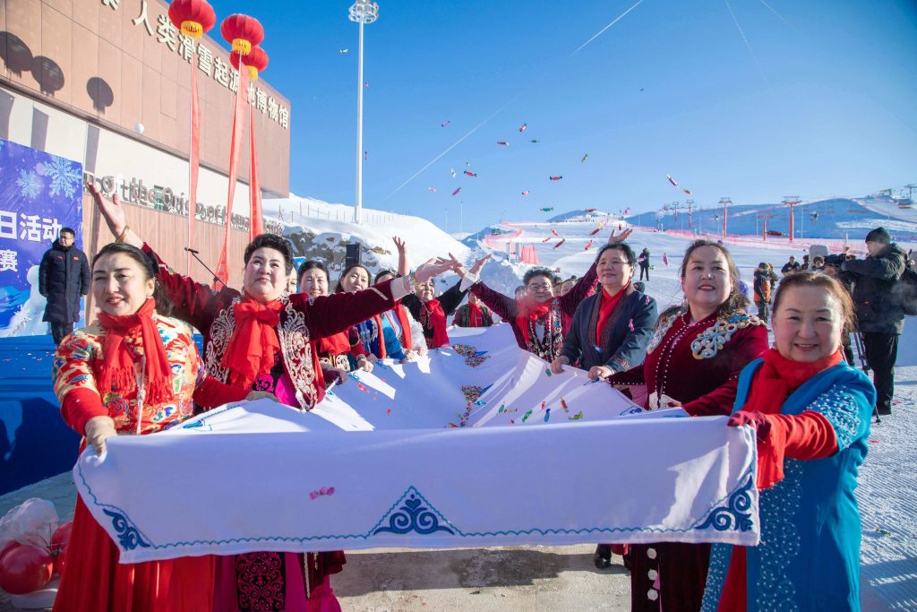 阿勒泰第二十届人类滑雪起源地纪念日活动成功举办