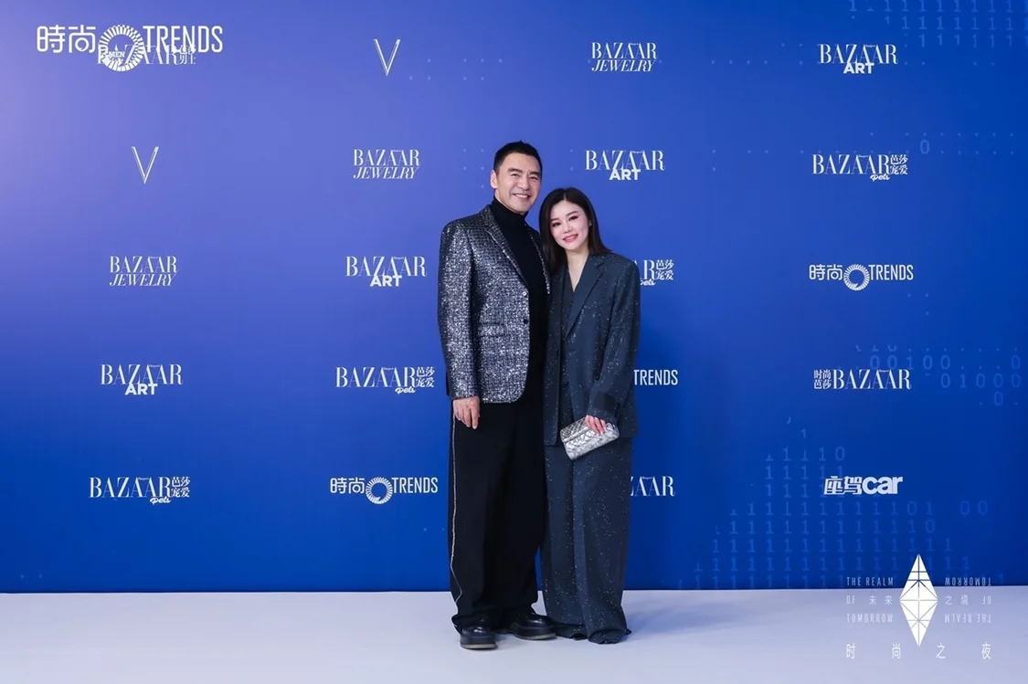 钟镇涛(左)&范姜(右)