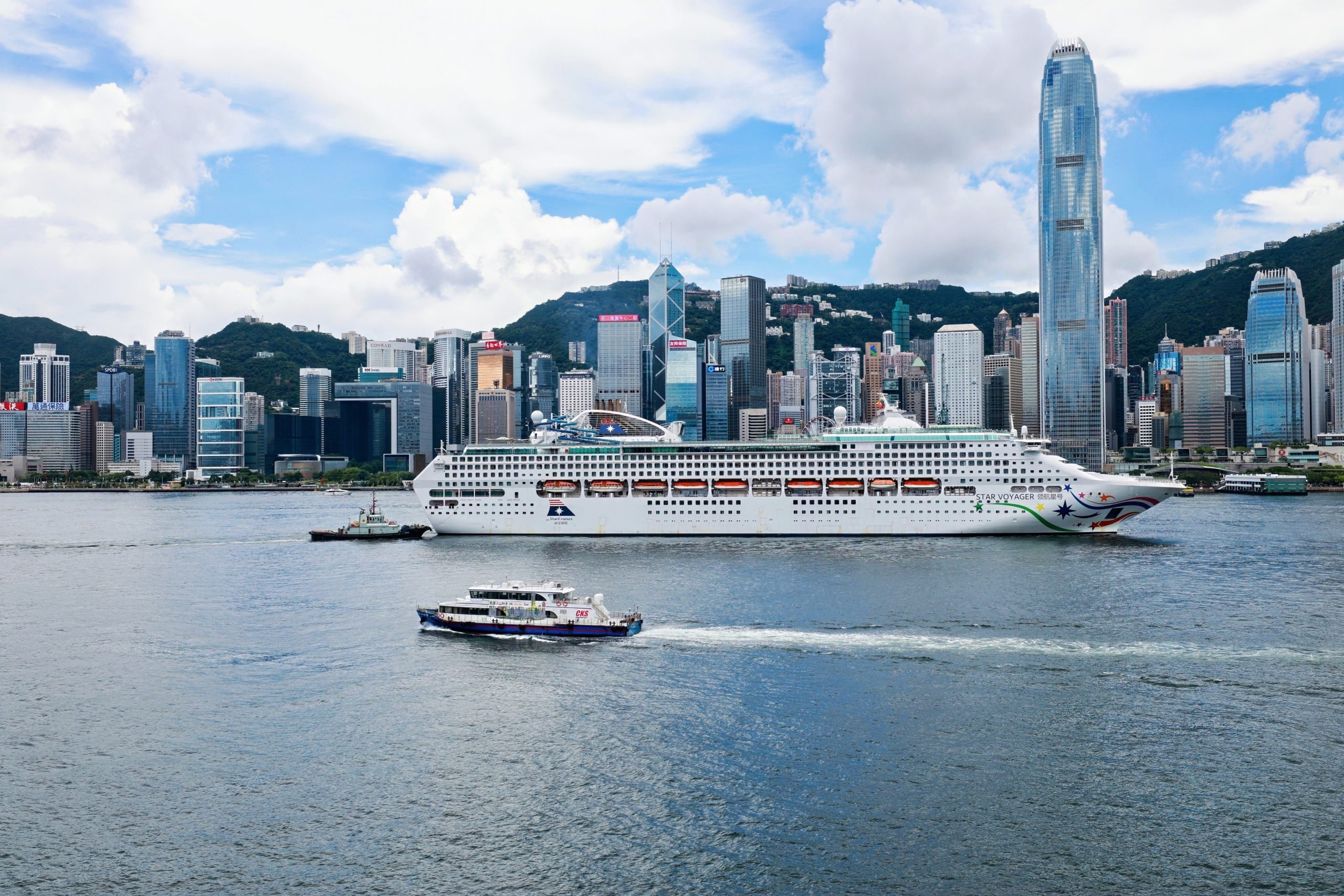 丽星邮轮呈献「海上繁花」主题航程 香港启航新春开运之旅  新春优惠：同房第三位免船费