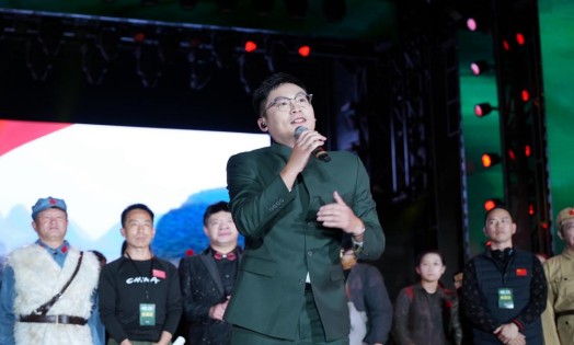 《我是一个兵》首届大型原创红色薪火艺术(公益)盛典在深圳成功举办,传承爱国情怀!