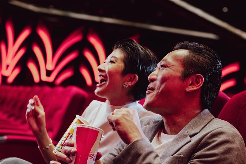 贺岁电影《夜王》世界首映礼在「澳门银河」盛大举行,助力电影产业发展,展现“演艺之都”澳门魅力