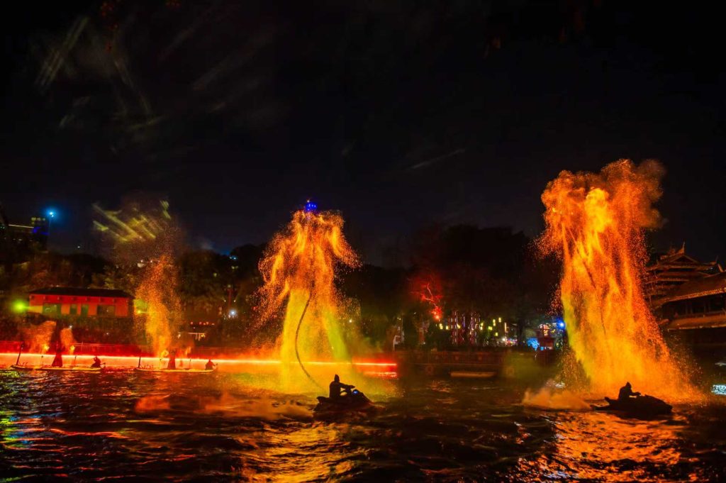 全新大型沉浸式水上实景非遗秀《翠湖幻境》新春假期上演！深圳锦绣中华100+非遗大餐共庆<span class=