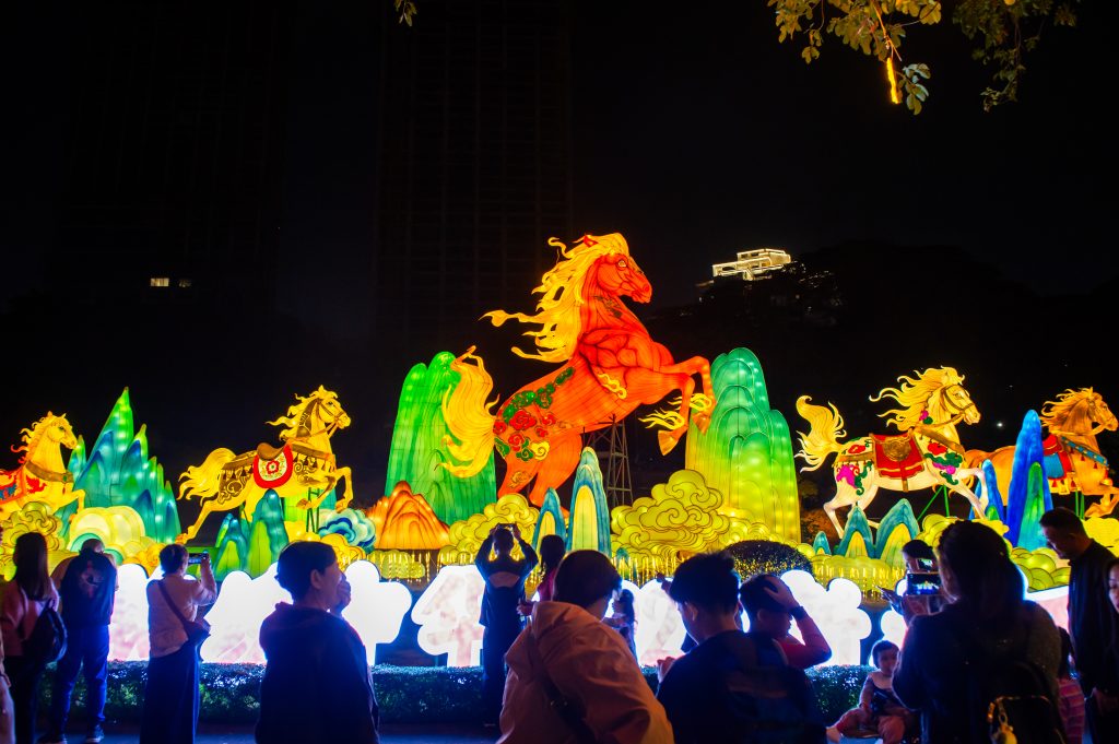 全新大型沉浸式水上实景非遗秀《翠湖幻境》新春假期上演！深圳锦绣中华100+非遗大餐共庆<span class=