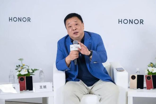 长谈2小时,CEO李健谈荣耀人形机器人,机器人手机,现场还聊了“龙虾”