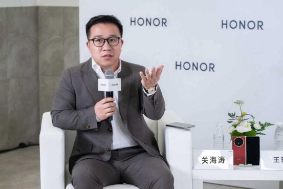 长谈2小时，CEO李健谈荣耀人形机器人，机器人手机，现场还聊了“龙虾”