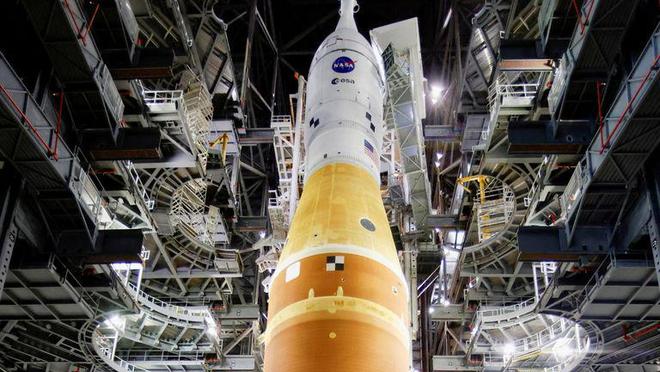 NASA阿尔忒弥斯2号重返发射台，拟4月初执行载人探月任务