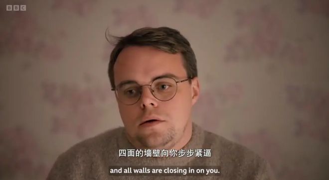 他在俄罗斯偷偷拍了一部电影