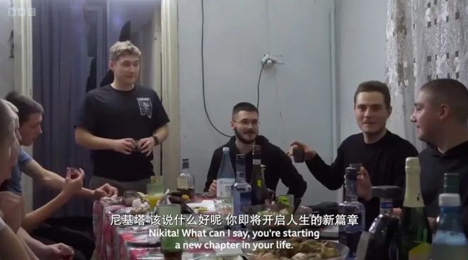 他在俄罗斯偷偷拍了一部电影