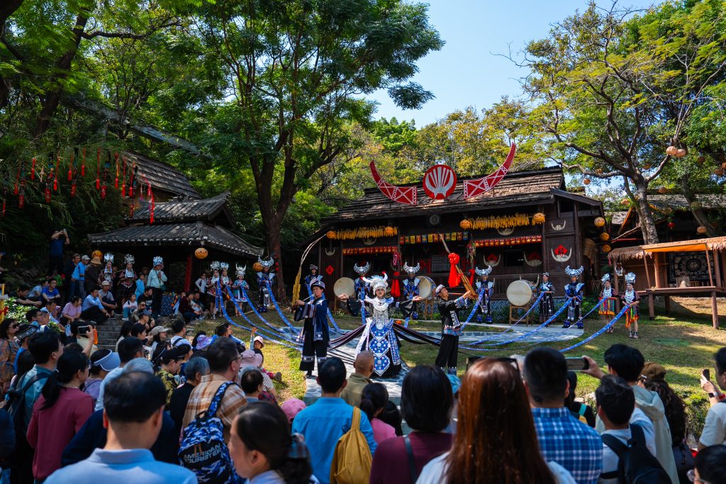 深圳錦繡中華“錦繡國(guó)潮節(jié)”啟幕，錦繡星光夜點(diǎn)亮夜游新地標(biāo)——老牌主題公園再度煥新升級(jí)