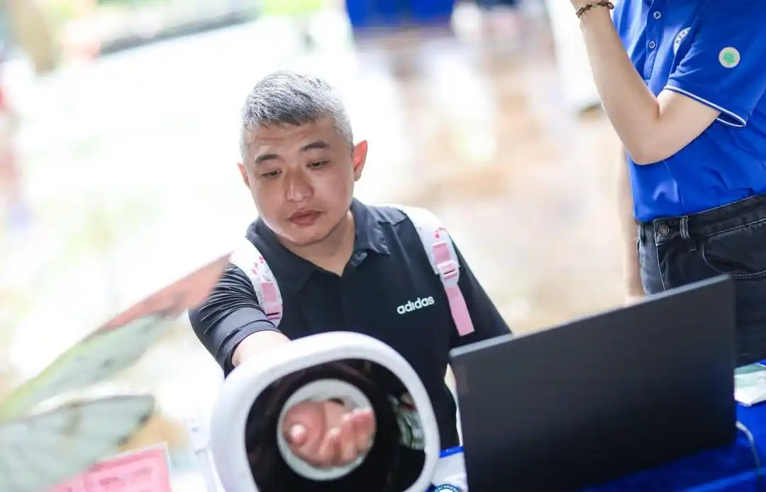 广州科技活动周来了“机器诊脉”：堪比老中医，手腕一放可测六种脉象