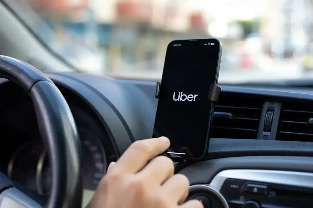 四个月烧光全年AI预算后，Uber给AI编程划红线，每员工每月每工具1500美元
