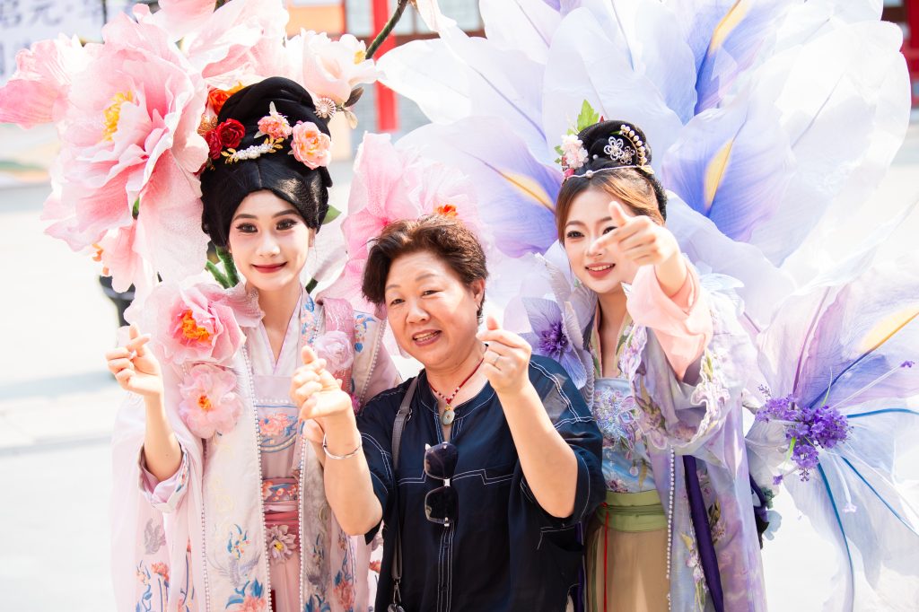 深圳锦绣中华推出长者专属优惠,打造有温度的文化旅游新体验——银发半价暖人心,文化惠民再升级