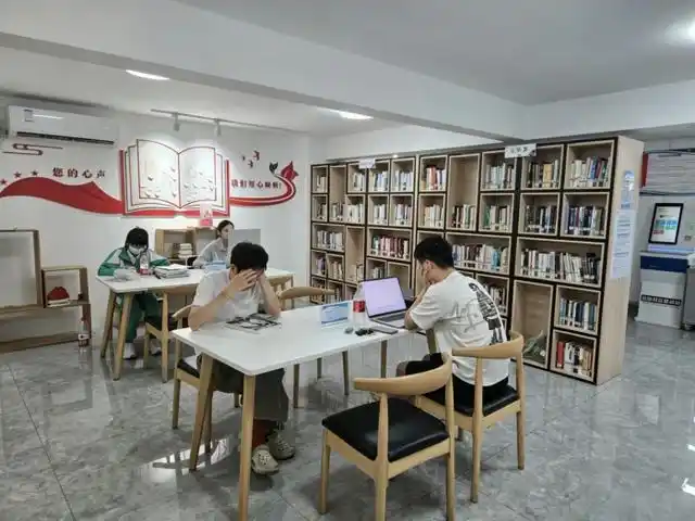 广州：全城爱心护航高考社会工作力量助力学子逐梦