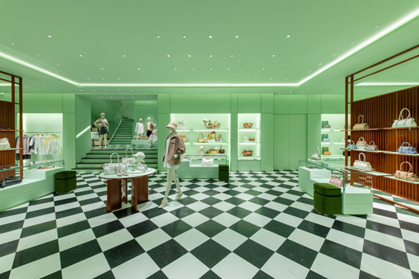 1781164692857795.jpg Prada深圳湾万象城全新精品店璀璨揭幕
