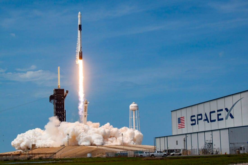 SpaceX上市次日再涨近20%，市值约2.5万亿美元