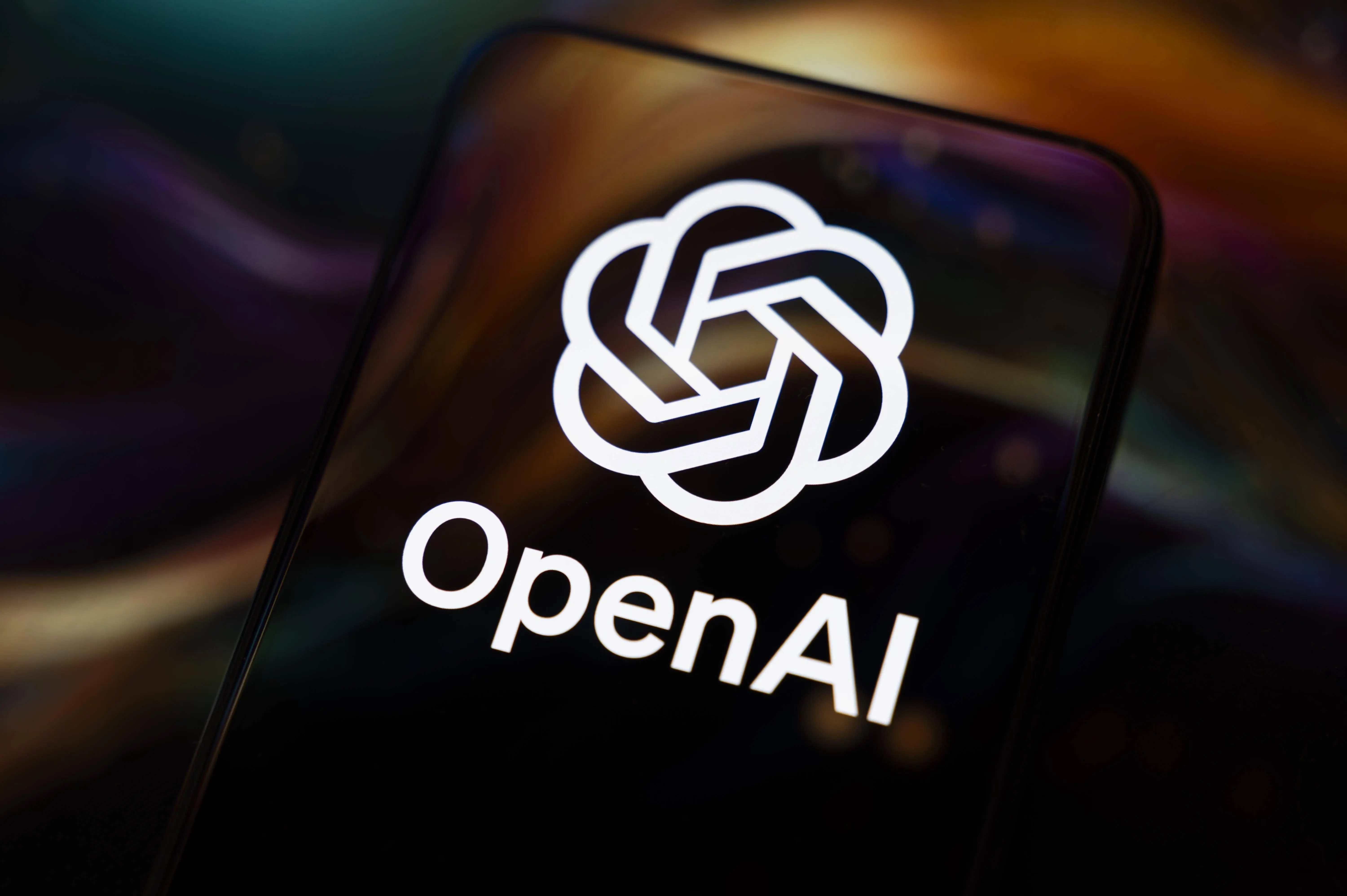 OpenAI发布GPT-5.6，旗舰模型Sol先向可信伙伴开放