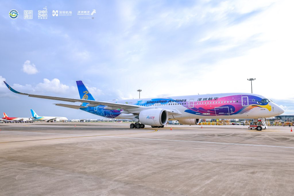 深圳航空首架A350“鲲鹏号”入列亮相 架起深圳联通世界空中新桥梁