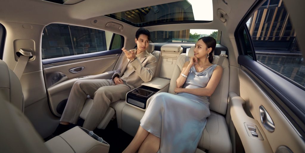 19.69万元起售价百万级体验!30万以内最全能的旗舰家轿比亚迪海豹08上市