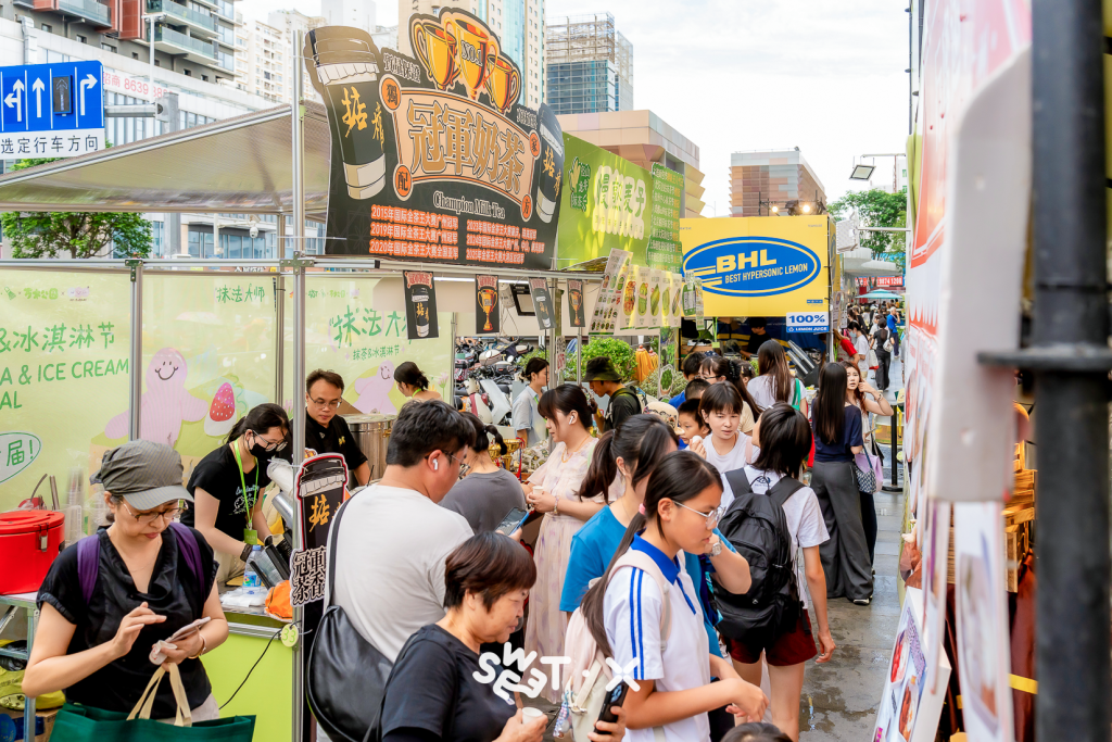 太热闹!深圳大悦城一周年庆放大招,HELLO KITTY夏日甜心派对深圳首展来袭!17城网红甜品空降宝安!